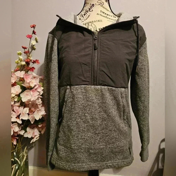 North face tech sherpa pullover half zip - Picture 1 of 3